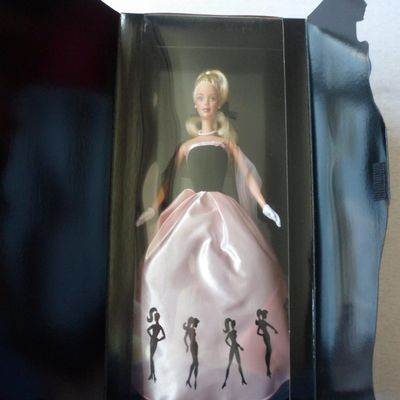 Mattel 2000 Timeless Silhouette Barbie