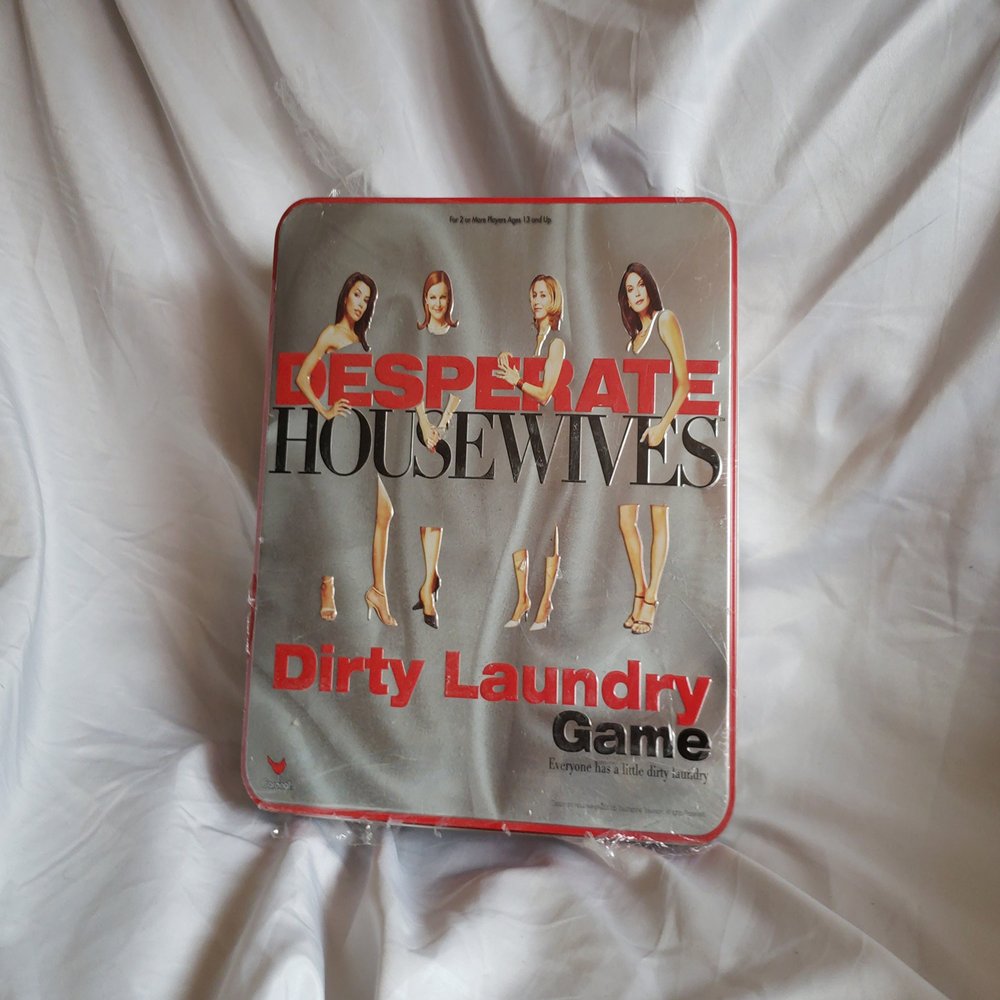 Cardinal Industries Desperate Housewives Dirty Laundry Game