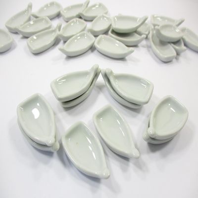 10 White Boat Plate Dish Ceramic Dollhouse Miniature Japanese Food Supply 12679