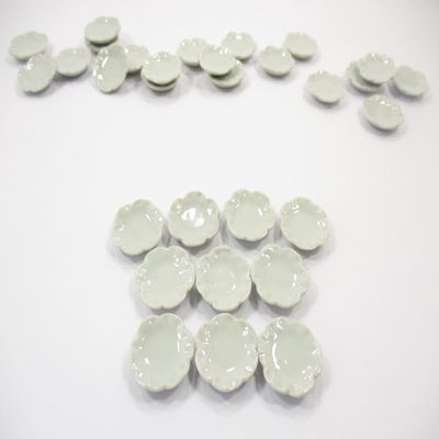 10x20mm White Scallop Flower Plate Dish Dollhouse Miniature Ceramic Supply 12788
