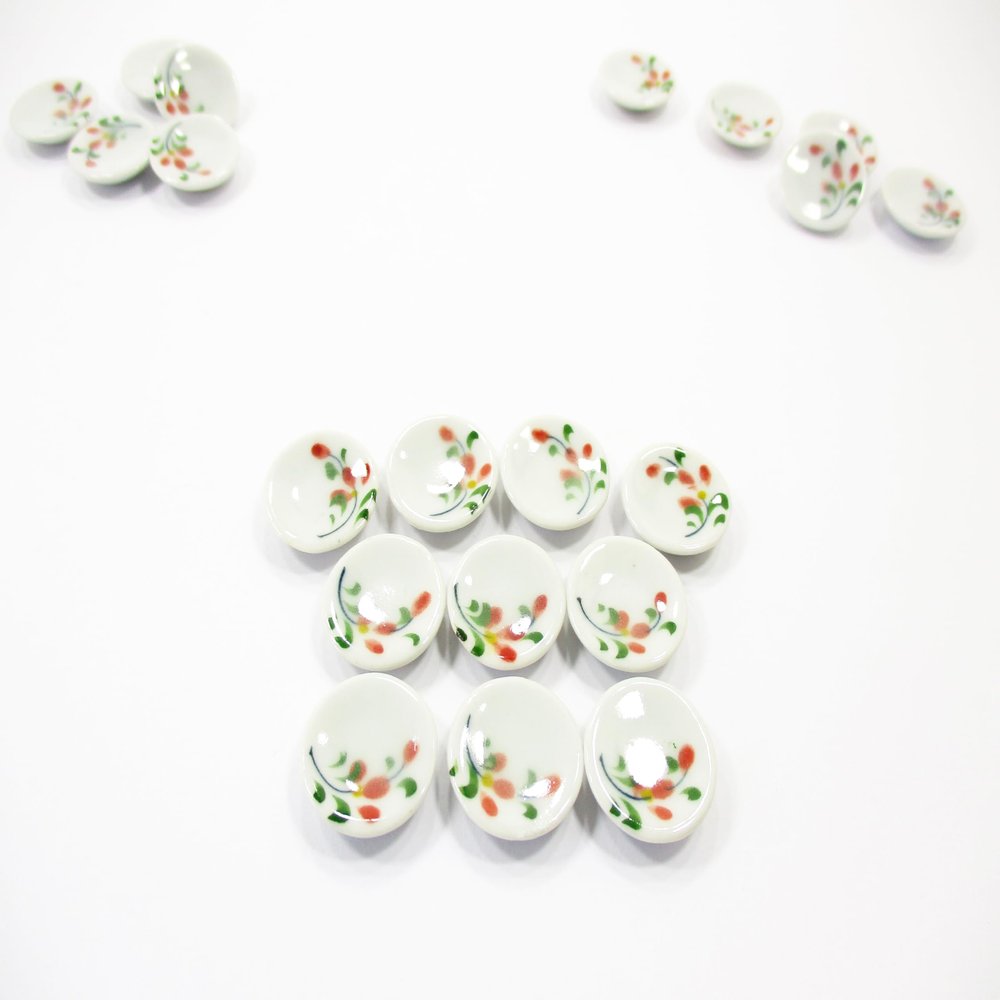 10x15mm Red Orchid Paint Round Plate Dish Dollhouse Miniature Ceramic 12817