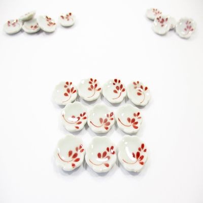 10x15mm Red Paint Scallop Plate Dish Saucer Dollhouse Miniature Ceramic 12978