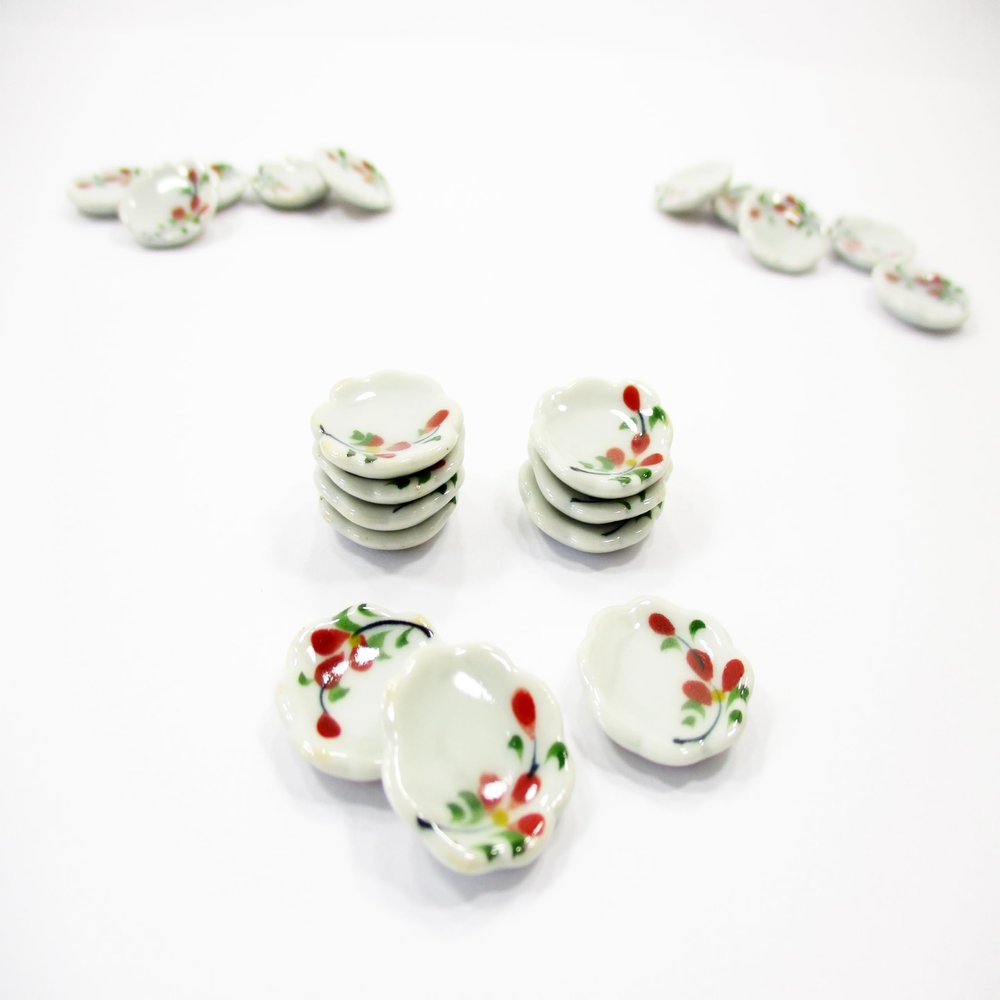 10x15mm Red Orchid Flower Scallop Plate Dish Dollhouse Miniature Ceramic 12980