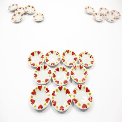10x20mm Red Heart Paint Plate Dish Dolls House Miniature Ceramic Supply 12957