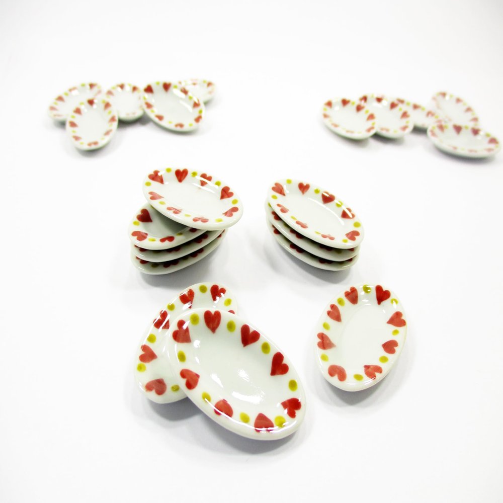 10x30mm Red Heart Paint Oval Plate Dish Dollhouse Miniatures Ceramic 12967