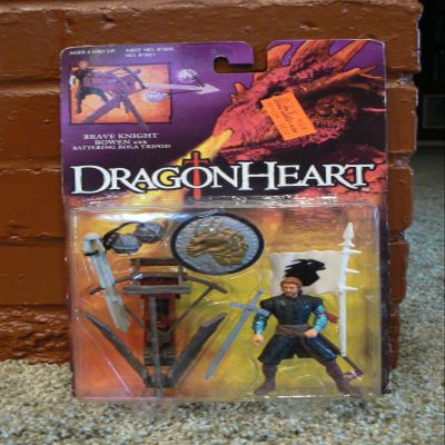 1995 Kenner Dragon Heart Brave Knight Bowen with Battering Bola Tripod