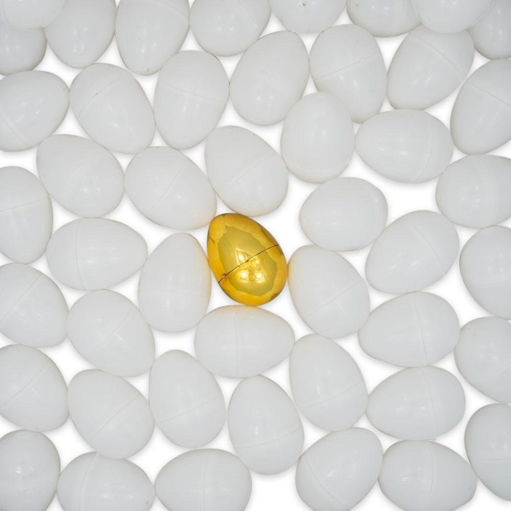 47 White Plastic Easter Eggs + 1 Surprise Golden Egg Set