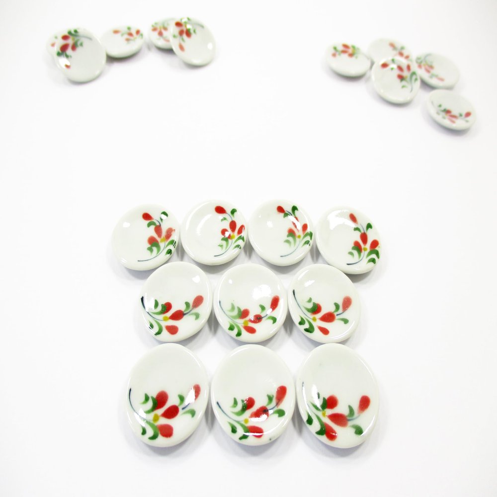 10x20mm Red Orchid Flower Paint Plate Dish Dollhouse Miniature Ceramic 13209