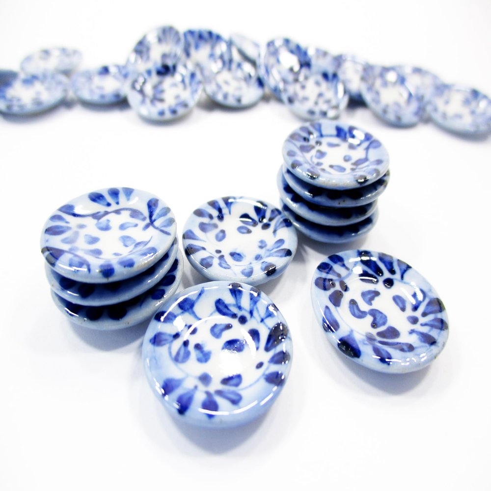 10x20mm Blue Spot Flower Hand Paint Plate Dish Dollhouse Miniature Ceramic 13212
