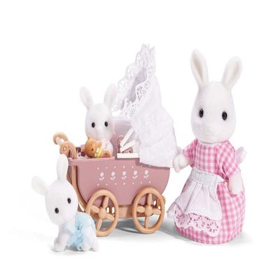 Calico Critters Connor & Kerris Carriage Ride - Enchanting Adventures Await with This Adorable Doll Playset