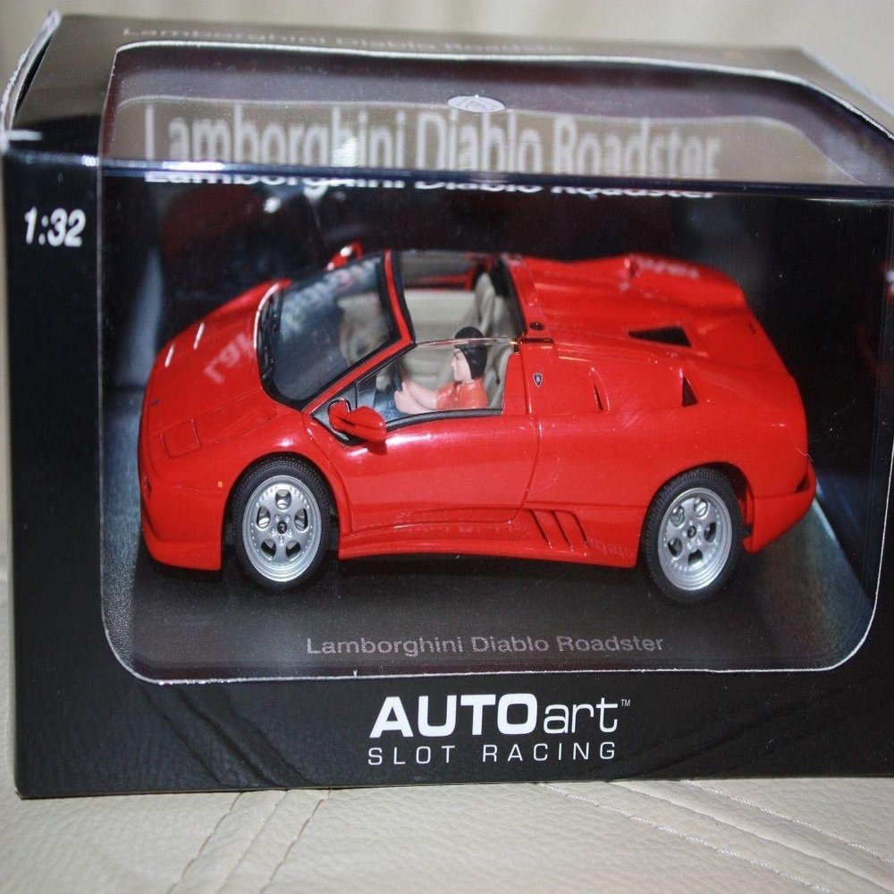 1/32 AUTOart Analog Slot Cars - Lamborghini Diablo Roadster - Red (13121)