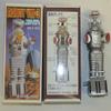 B8 LOST IN SPACE 6" WIND UP ROBOT MIB view 1