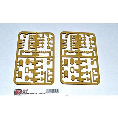 1/35 WWII German Vehicle Light Accessory Set by Asuka