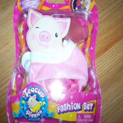 Teacup Piggies Fashion Set Snowboarding in Style by Toyteck
