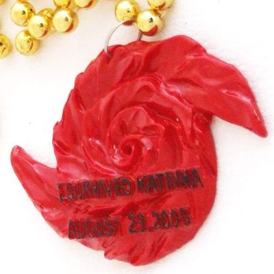 Griffin Trader I Survived Hurricane Katrina Mardi Gras Bead Necklace New Orleans Beads Party