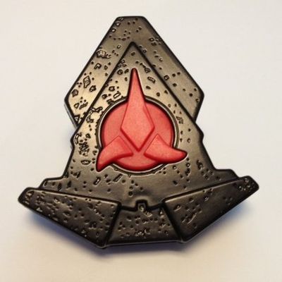 Kellogg's Cereal Star Trek Klingon Empire Insignia Beam up Badge Toy 2009