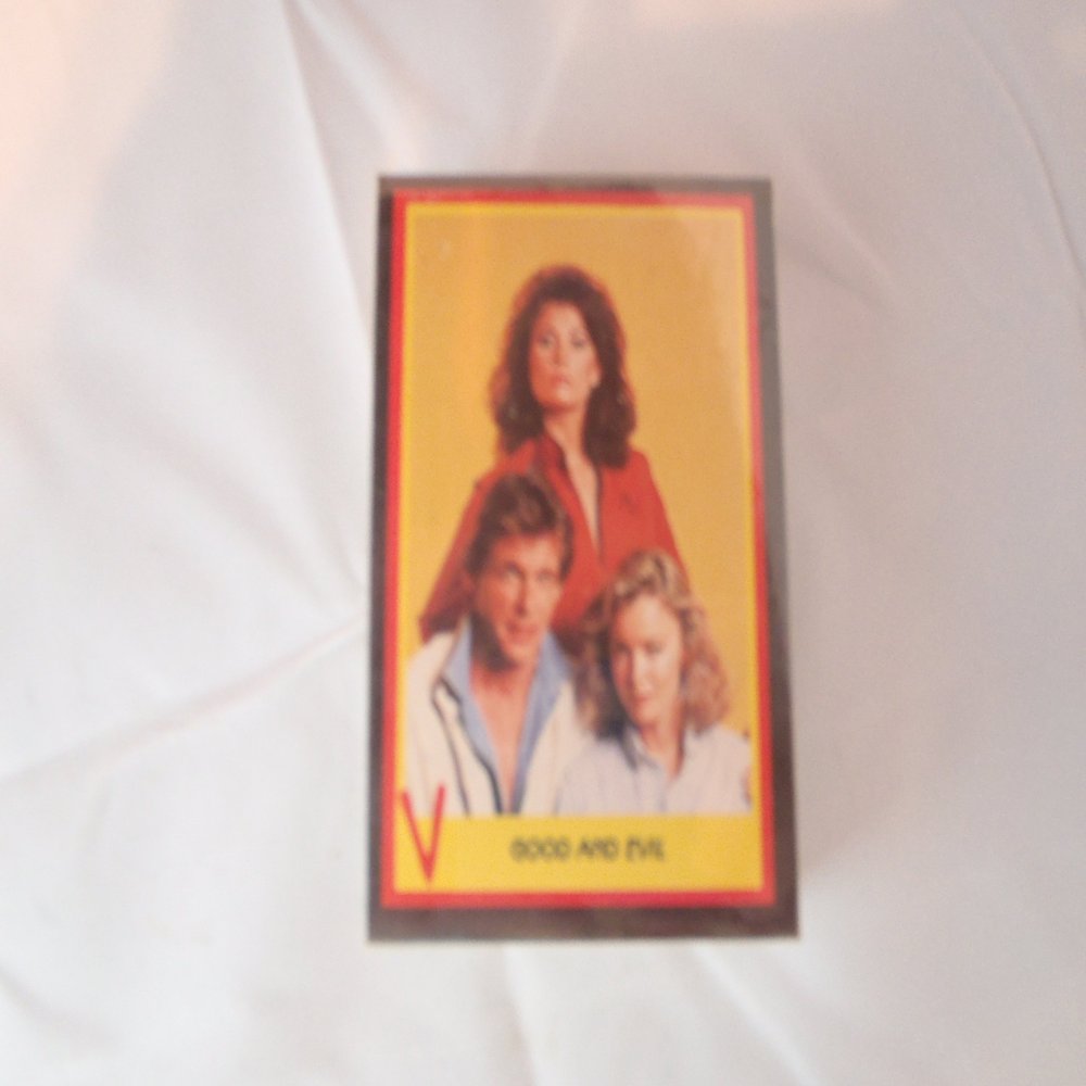 1984 Set of "V" (Visitor) Trading Cards from the TV Series