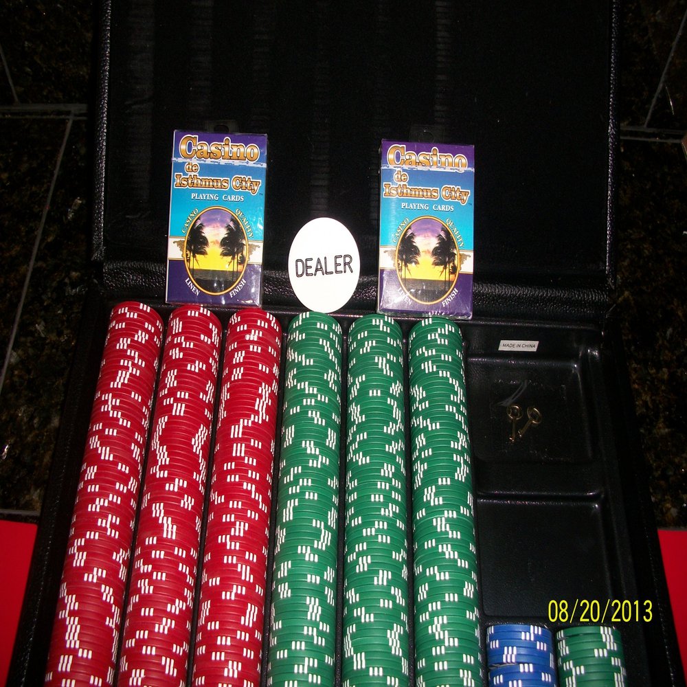 Gambler's General Store Promotional 390 Poker chip set with Casino de Isthmus City Playing cards Briefcase