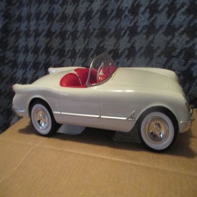 8732 AMT/ ERTL 1953 Corvette Polo White 1/25 Scale Plastic Promo Model Car Fully Assembled