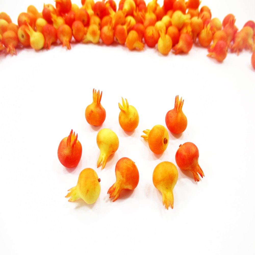 10 Loose Pomegranates Fruit Dollhouse Miniature Food Fruit Kitchen Supply 13122