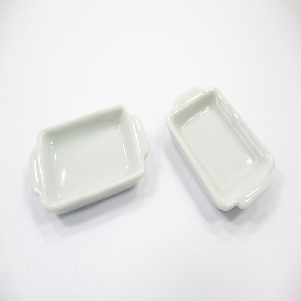 2 White Baking Pan/Tray 20x25 mm Dollhouse Miniatures White Ceramic Supply 10900