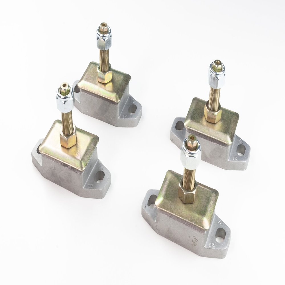 R&D Marine Engine Mount Kit for Universal Models 5416