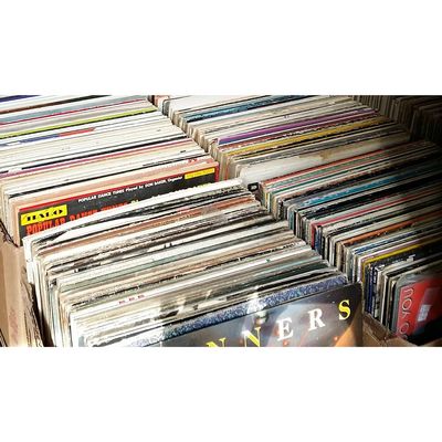 VinylShopUS - Mystery Box Vinyl Records Music Albums LPS Bulk Lot Randomly Chosen Vintage Original LPs With Sleeves Lot of 20, Black