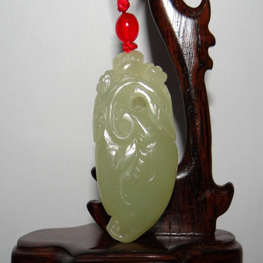 2"China Certified Nature Hetian Nephrite Jade Blessing Bat and Pepper Necklace Pendants