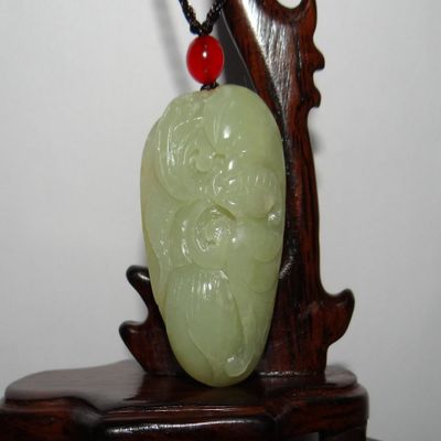 1.9"China Certified Nature Hetian Nephrite Jade Blessing Bat and Persimmon Necklace Pendants
