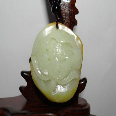 1.8"China Certified Nature Hetian Nephrite Jade Lucky Flower Necklace Pendants