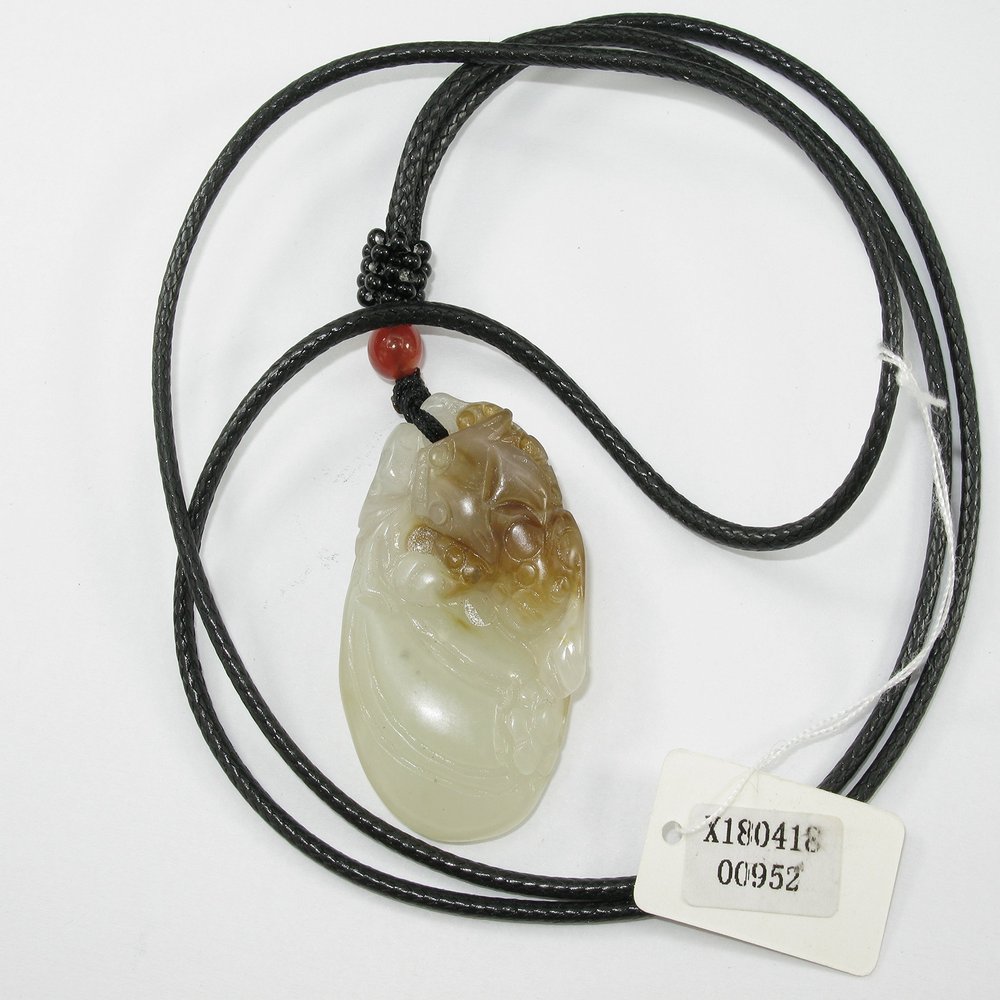 1.7" China Certified Nature Hetian Nephrite Jade Fortune Toad and Eggplant Fine Carved Necklace Pendants