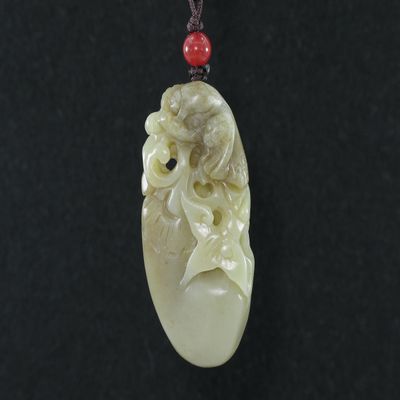 2.2" China Certified Nature Hetian Nephrite Jade Wealth Toad and Eggplant Fine Carved Necklace Pendants