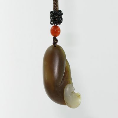1.5" China Certified Nature Hetian Nephrite Jade Smart Duck Had Carved Necklace Pendants