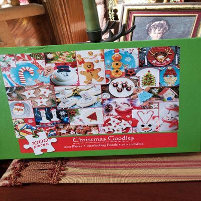 1000 pc Quality Puzzle Christmas Goodies