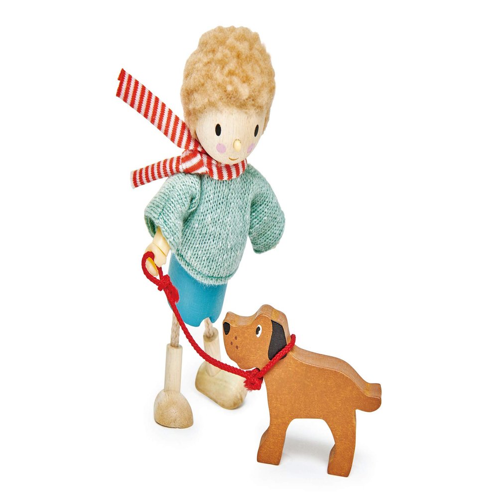 Tender Leaf Toys - The Goodwood Family - Wooden Miniatures Flexible Doll, Multicultural Action Figure for Dollhouse - Encourage Creative and Imaginative Fun Play for Children - Age 3+