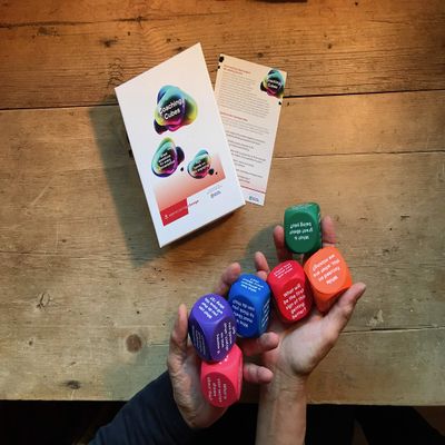 Coaching Cubes: The Fun Personal Development Dice for Wellbeing, Happiness and Problem-Solving