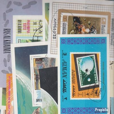 Motives 100 Various Space minisheets and Sheetlet (Stamps for Collectors) Space