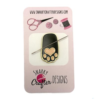 Black Paw Enamel Magnetic Needle Minder - Cat Dog Pet