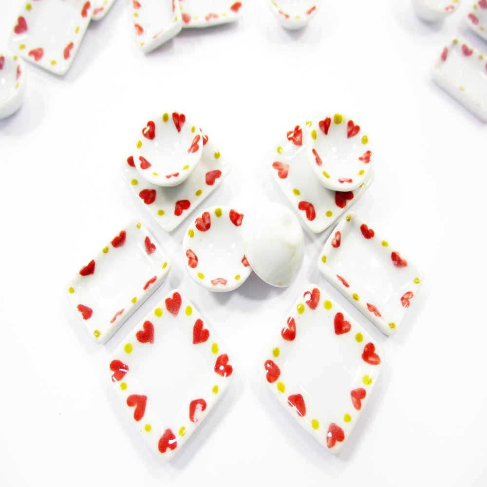 Dollhouse Miniature Ceramic Set 10 Pcs Heart Painted Mixed Kitchen Plate 15694