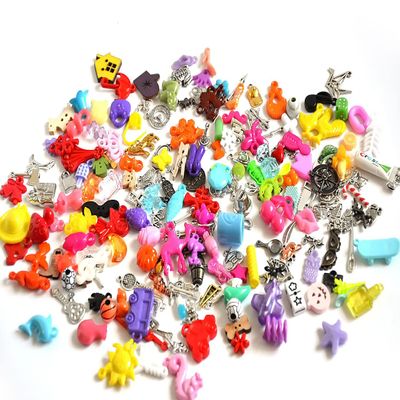 TomToy Double-Sided I Spy Trinkets for I Spy Bag, I Spy Bottle, Mixed Miniatures, Small Buttons, Beads, Charms and Objects, 1-3cm, Set of 200 trinkets