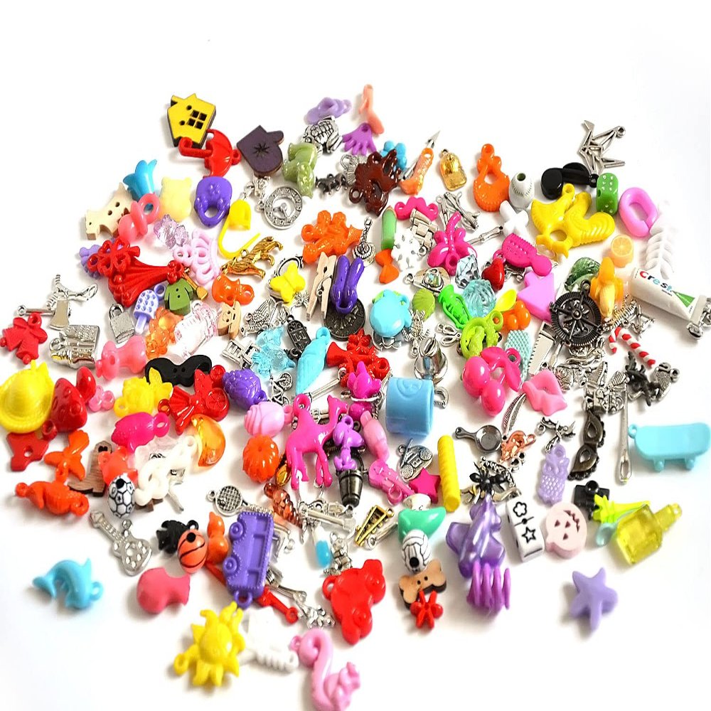 TomToy Double-Sided I Spy Trinkets for I Spy Bag, I Spy Bottle, Mixed Miniatures, Small Buttons, Beads, Charms and Objects, 1-3cm, Set of 200 trinkets