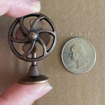 1/12 Scale Dollhouse Miniatures Bracket Desk Dummy Brown Electric Fan Rotatable Blades; H 4cm