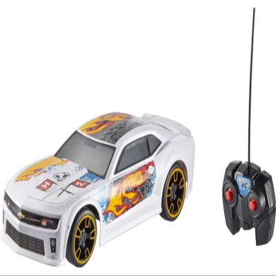 Hot Wheels Toy Car RC, Remote-Control with Full-Function, White ZL1 Camaro, Team, High-Performance Engine, 2.4 GHz with Range of 65 feet