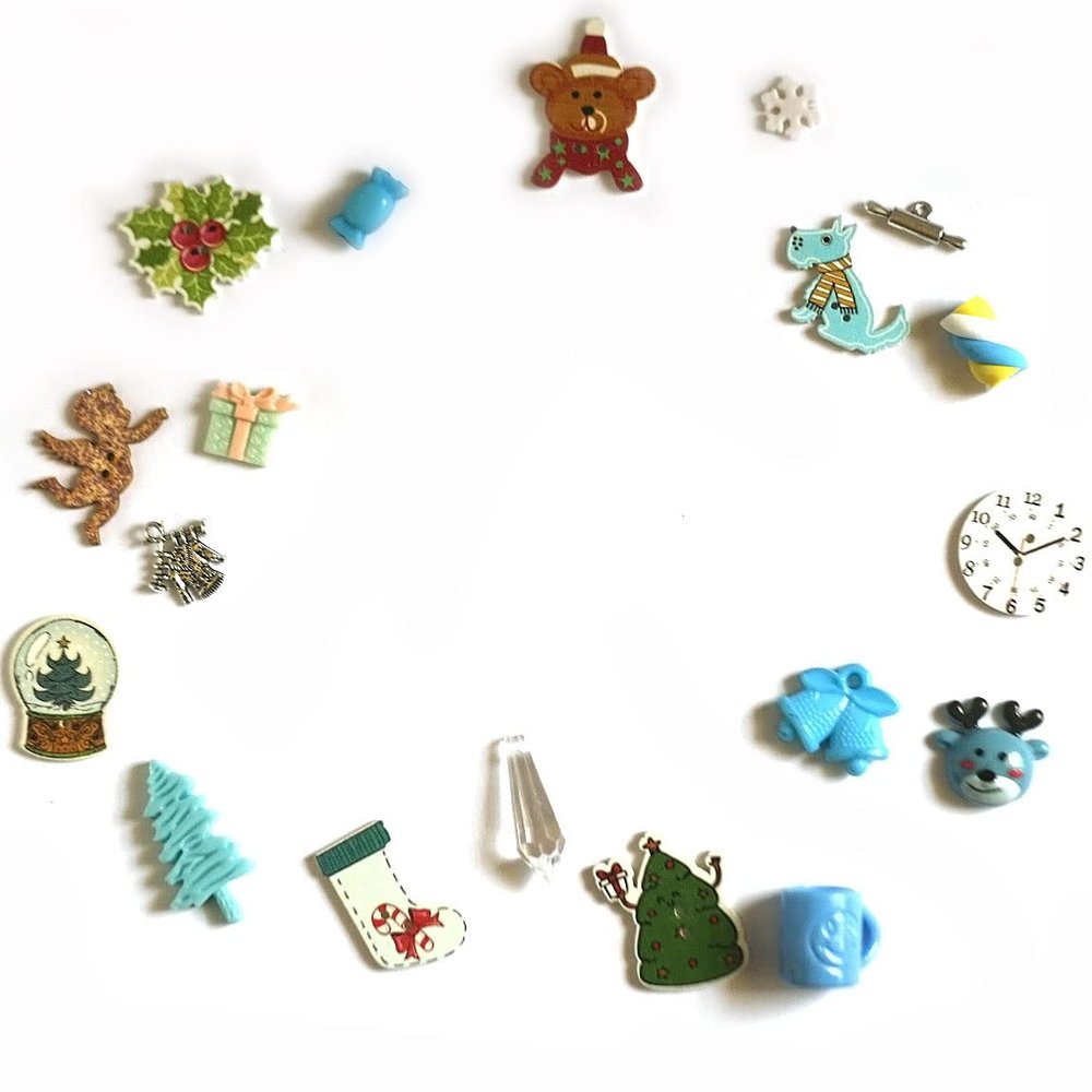 TomToy Christmas Blue I Spy Trinkets, Holidays Theme I Spy Bag, Bottle Fillers, 1-3cm, Set of 20 trinkets