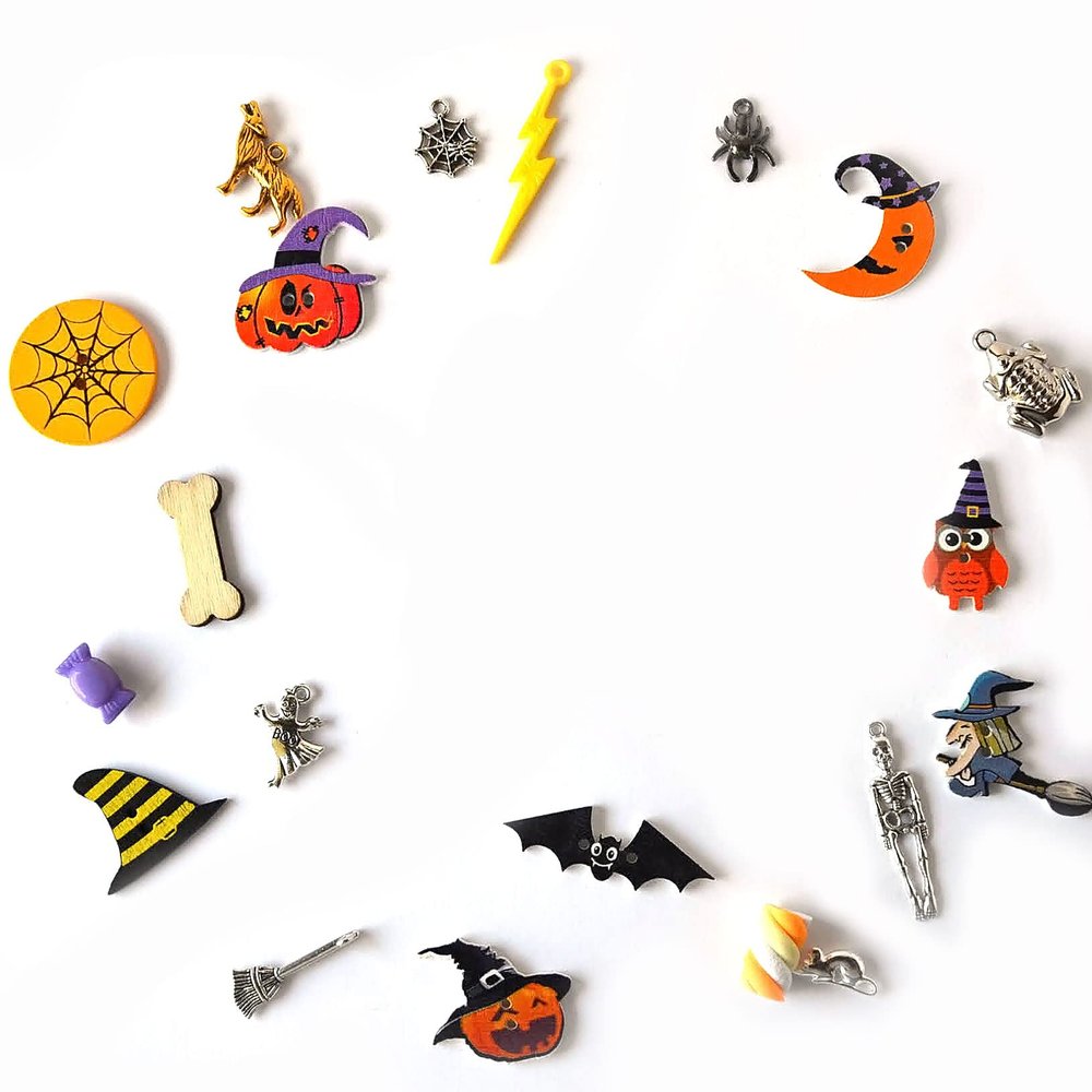 TomToy Halloween I Spy Trinkets, Holidays Autumn Theme I Spy Bag/Bottle Fillers, 1-3cm, Set of 20 trinkets
