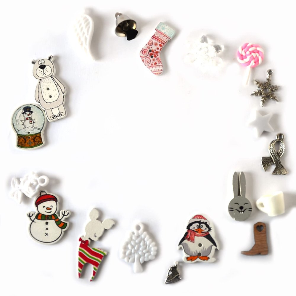 TomToy Christmas White I Spy Trinkets, Holidays Theme I Spy Bag/Bottle Fillers, 1-3cm, Set of 20 trinkets