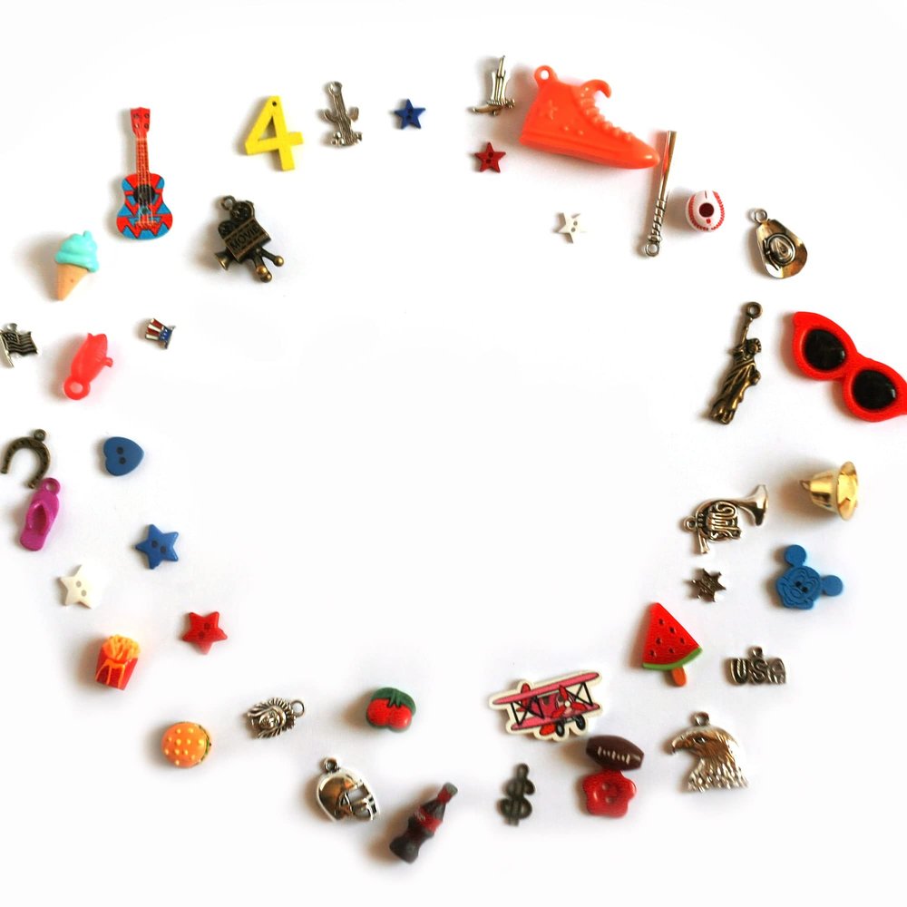TomToy Americana I Spy Trinkets, Holidays Summer Theme I Spy Bag/Bottle Fillers, 1-3cm, Set of 33 trinkets