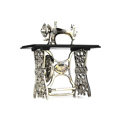 1pc Mini Vintage Sewing Machine Model Dollhouse Decorative Furniture Doll Dollhouse Decoration House Accessories Miniature Craft Scene Model for Dollhouse