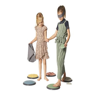 GONGE Tactile Sensory Discs - Set of 10 Textured Stepping Discs, Sensory Exploration, Cognitive Development - Includes Blindfold - Ages 1 and up - Nordic