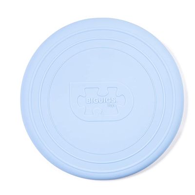 Bigjigs Toys Frisbee Flying Disc (Powder Blue) - Silicone Frisbee for Kids, Quality Flying Saucers, Beach Toys & Garden Toys, Holiday Toys for Toddlers